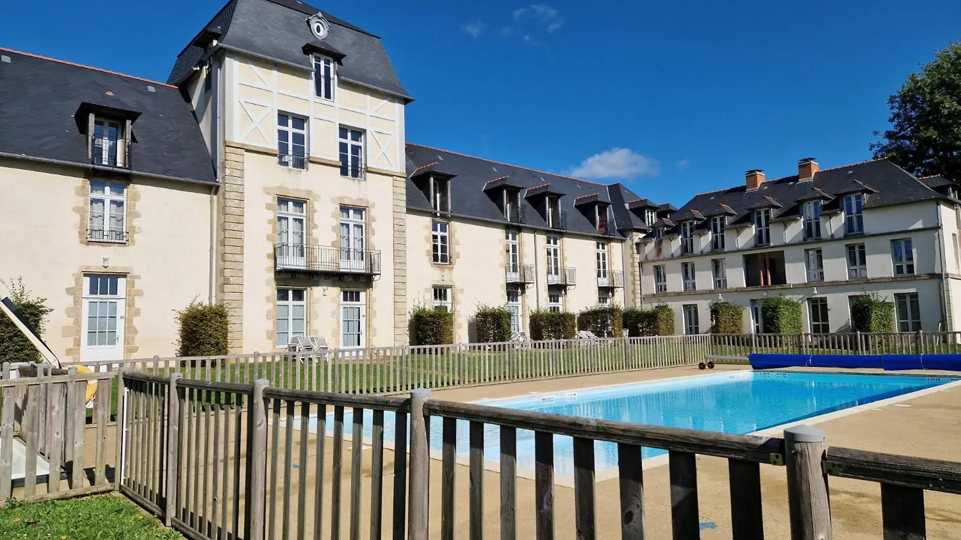 Charmant T3 Plain-Pied Avec Terrasse Privee, Parking Gratuit Et Piscine A Baden